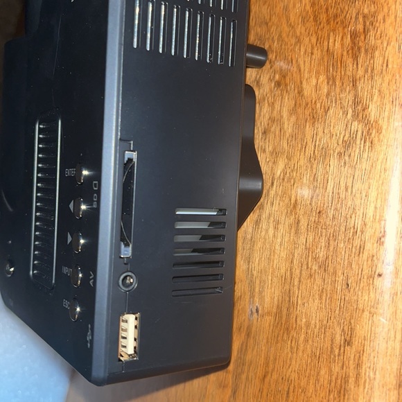 Mini Projector - Picture 3 of 5